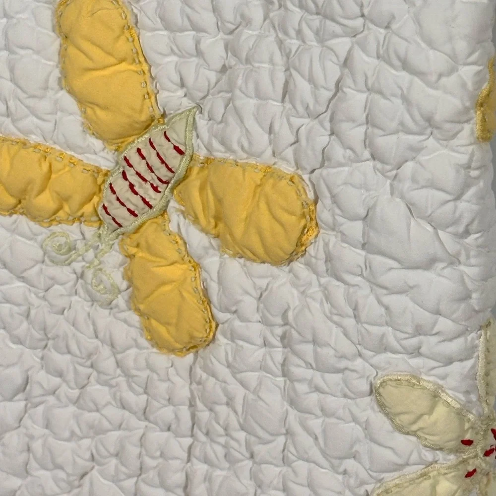 Pottery Barn Kids Bee & Flower Appliqué Toddler Quilt Yellow White